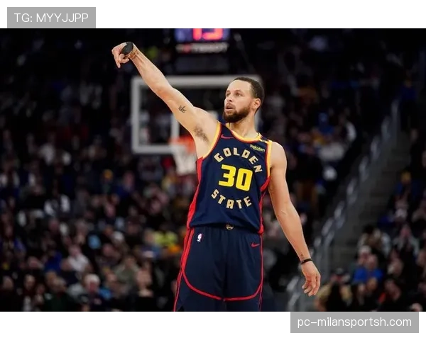 库明加突破制造错位显著提升勇士关键回合效率